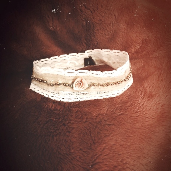 Handmade Lace Choker - Picture 2 of 5
